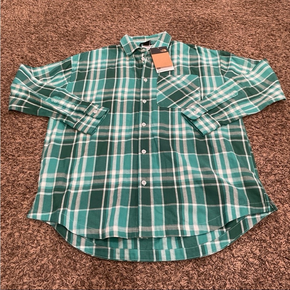 The north face NWT Junction woven plaid, button-down shirt women’s large